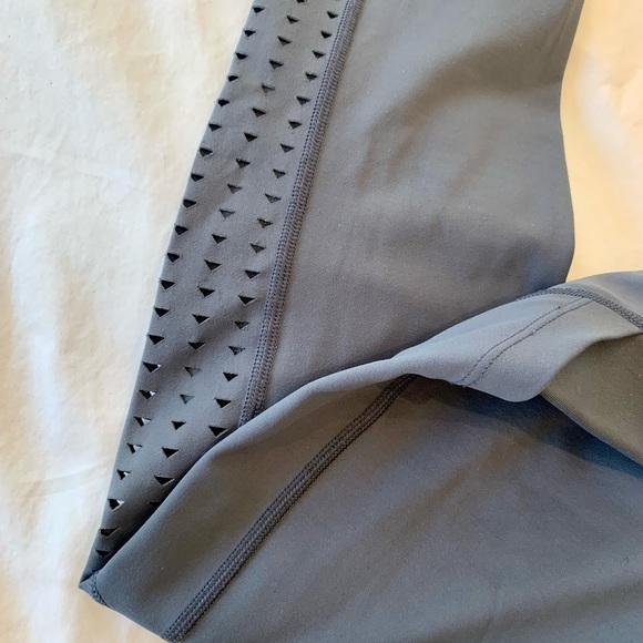 MoveMama workout maternity leggings (S) - Picture 5 of 7